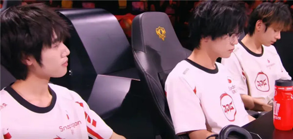 JDG二比四不敌KSG遗憾告别2025KPL夏季赛季后赛舞台