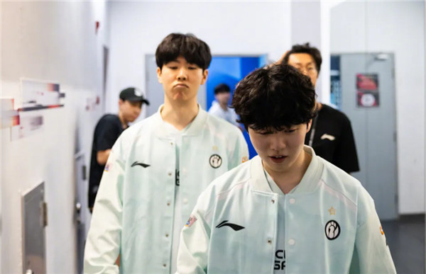 LPL登峰上单数据来了,TheShy四项数据登顶榜首Bin高经济低转化