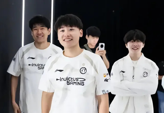 IG与JDG将争夺S15资格,胜者直面T1争夺全球总决赛最终入场券